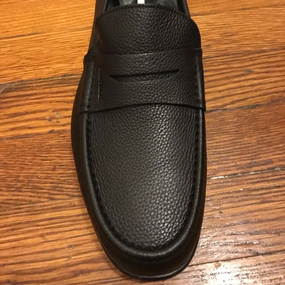 Paul Stuart loafers in black